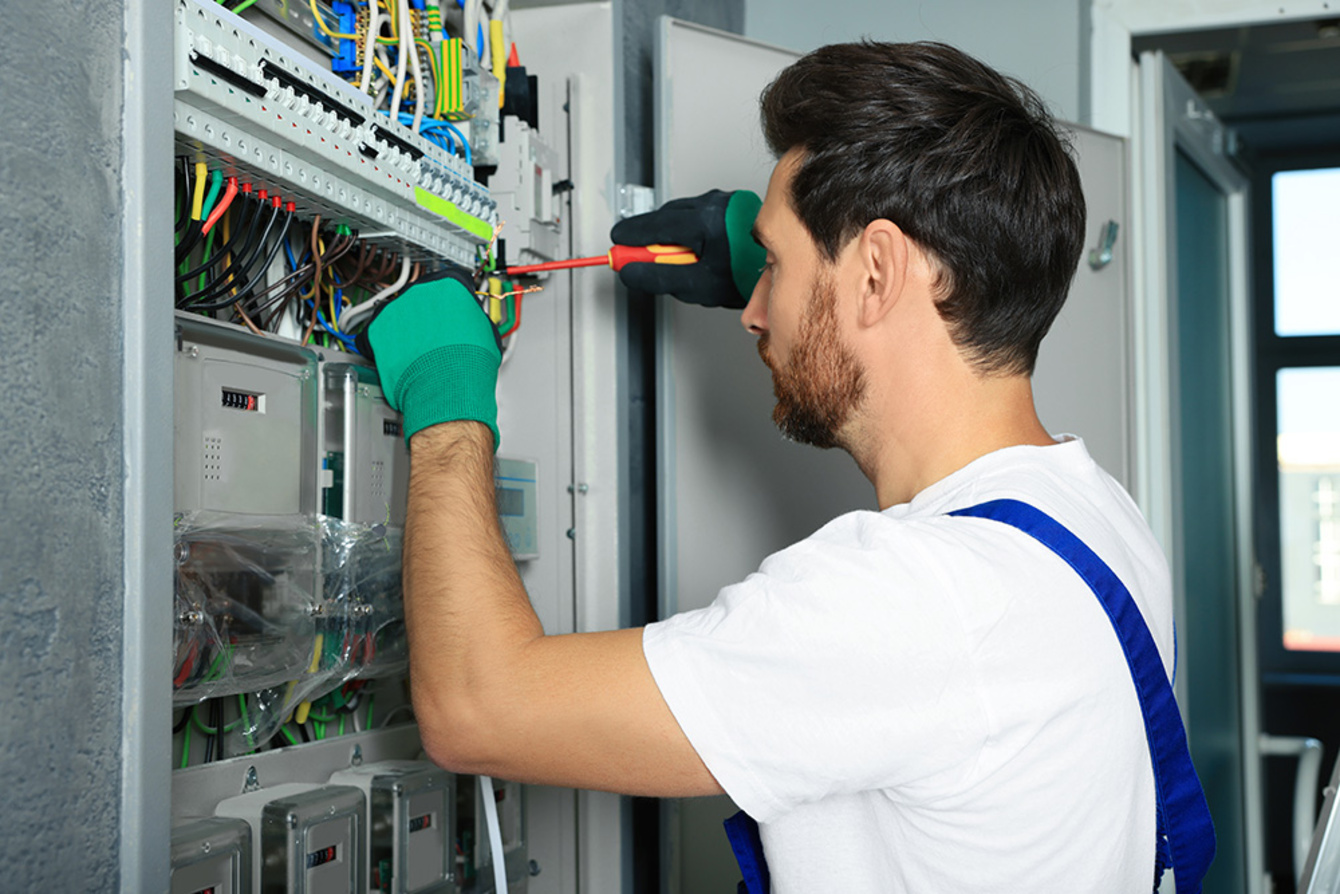 Nieder­spannungs­anlagen bei F + S Fernmelde- und Sicherungsmontagen GmbH in Güstrow